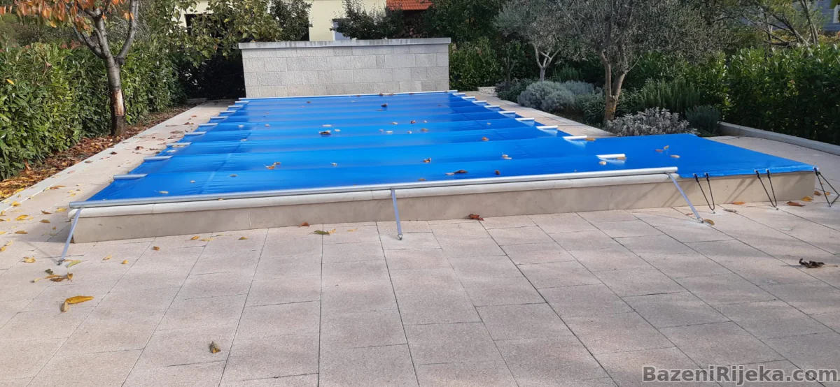 Cerada za bazen cijena – osnovna zaštita od lišća i prljavštine. BazeniRijeka.com